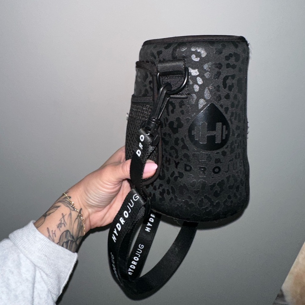 Hydrojug sleeve